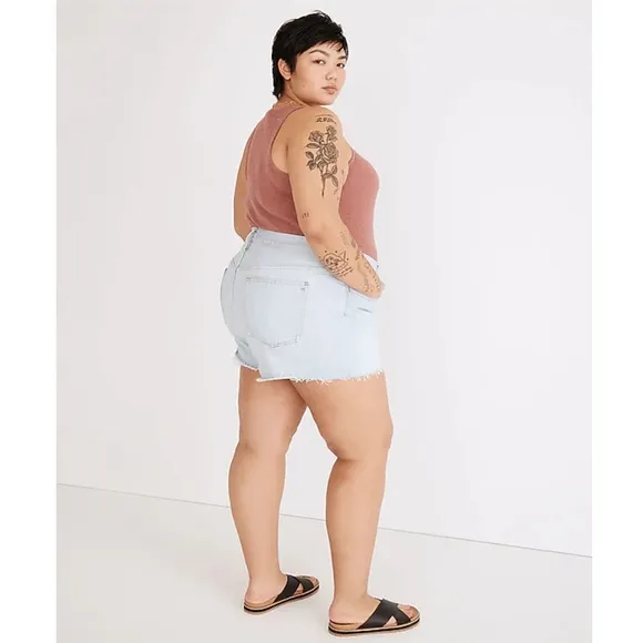 New Madewell Plus Relaxed Denim Shorts in Essen Wash Size 20