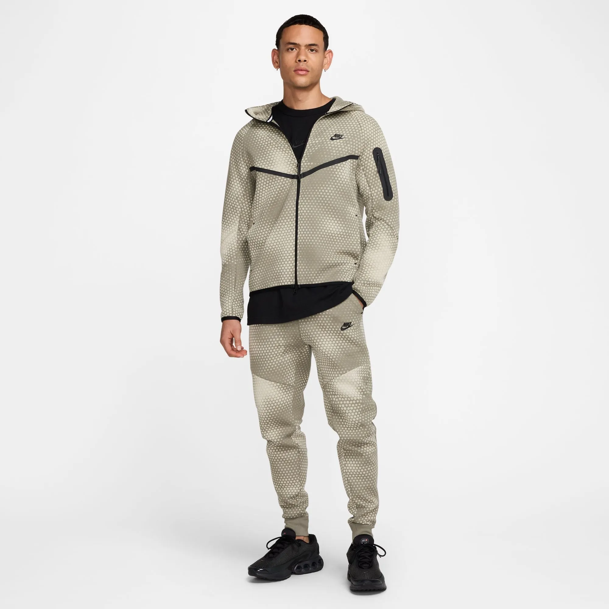 NIKE M NK TCH FLC JGGR TCHTRE LIGHT ARMY HV5897-320