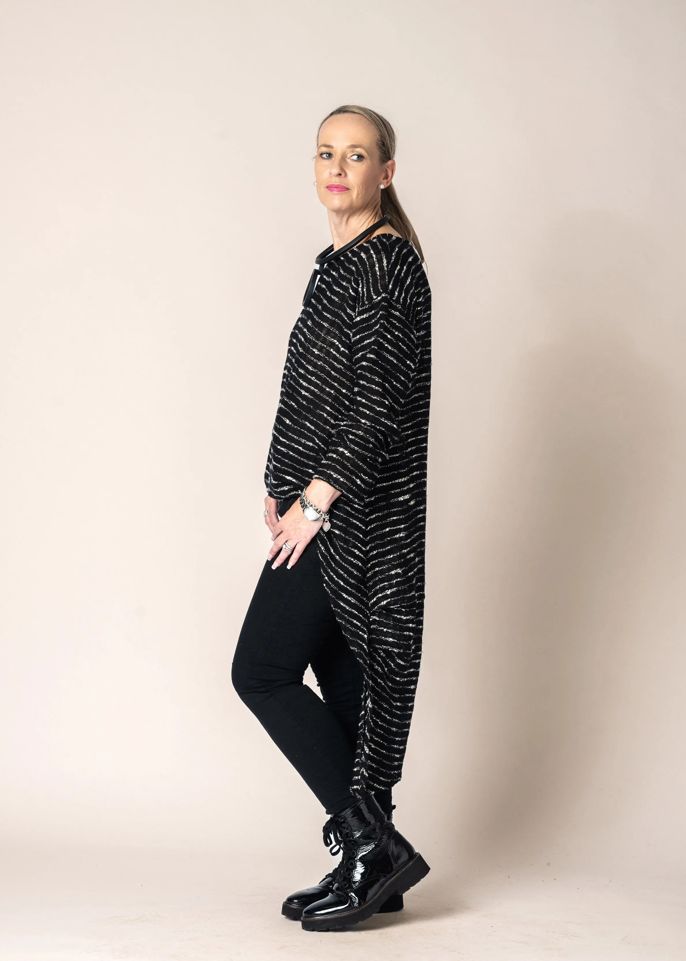 Norah Linen Top in Onyx