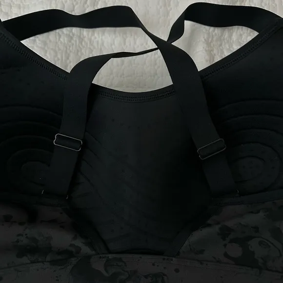 NWT fitted under armour sports bra