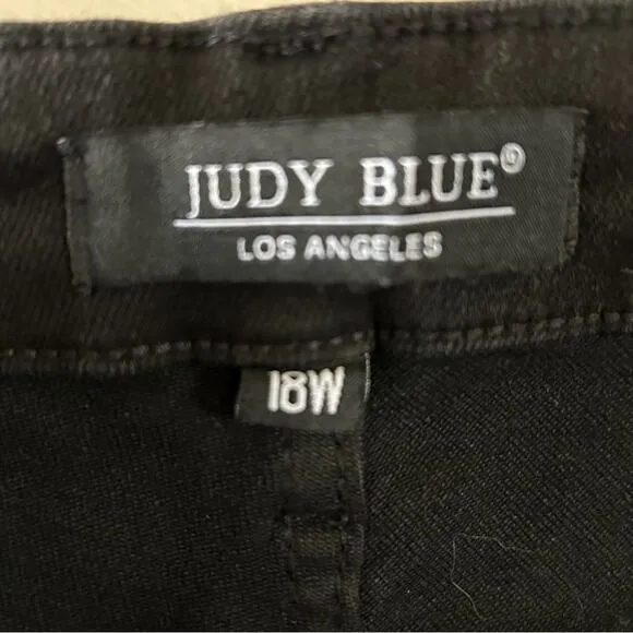 NWT Judy Blue Black Wide Crop Button-Fly Jeans