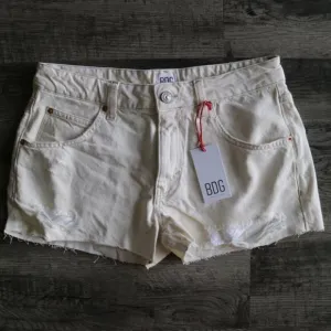 NWT Urban Outfitters Denim Shorts Size 25 Low Rise Harri Neutral Cream Color