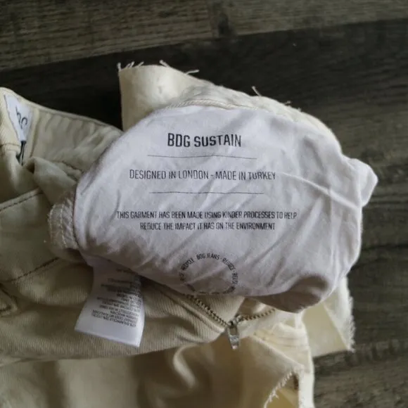 NWT Urban Outfitters Denim Shorts Size 25 Low Rise Harri Neutral Cream Color