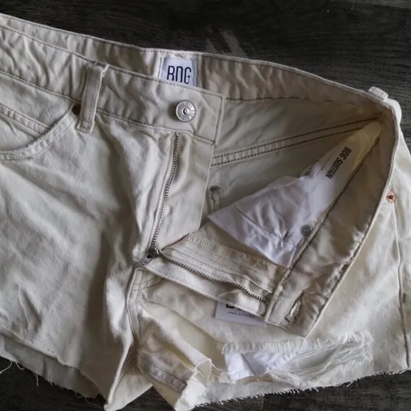 NWT Urban Outfitters Denim Shorts Size 25 Low Rise Harri Neutral Cream Color