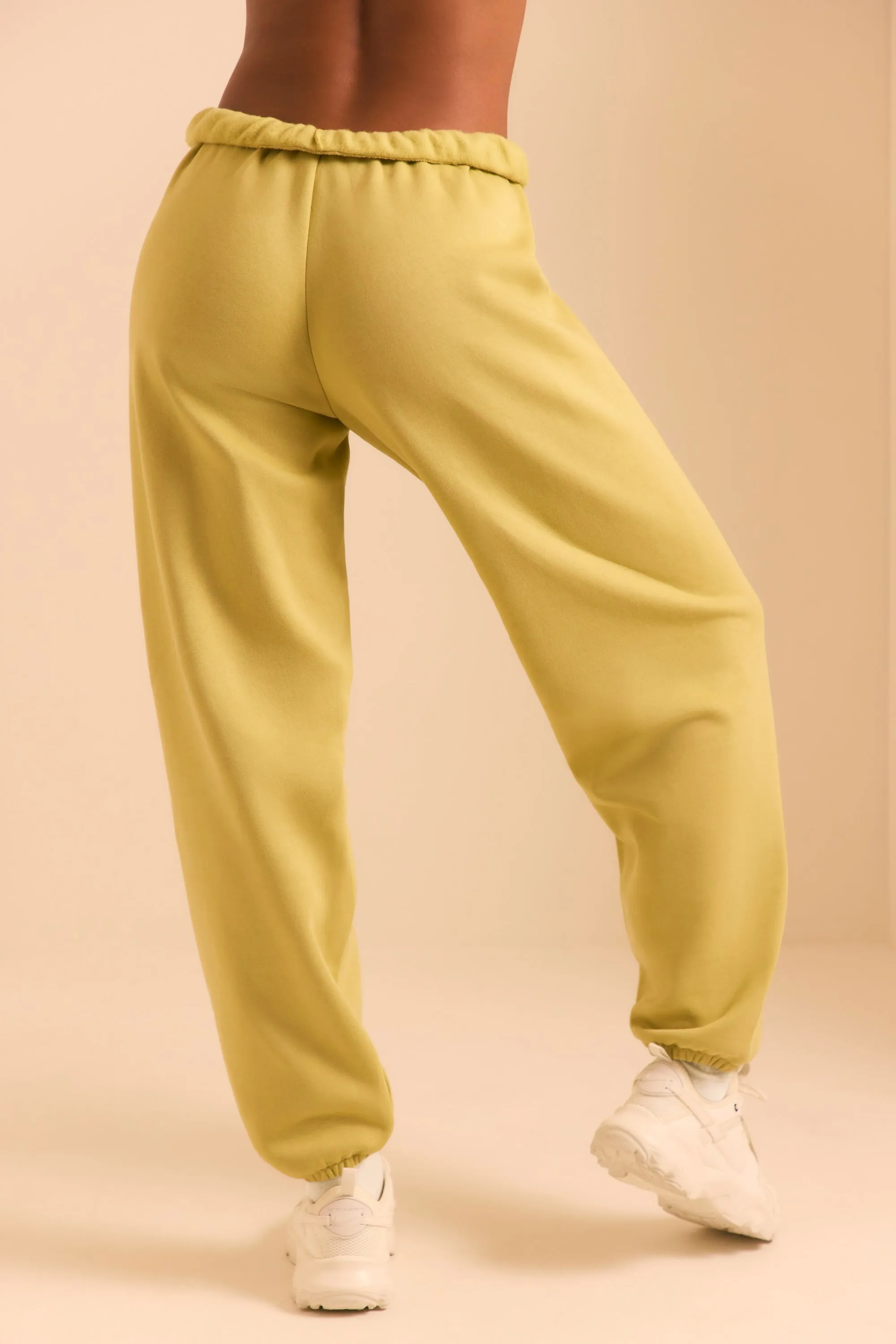 Pacific - Relaxed Fit Joggers in Matcha Green