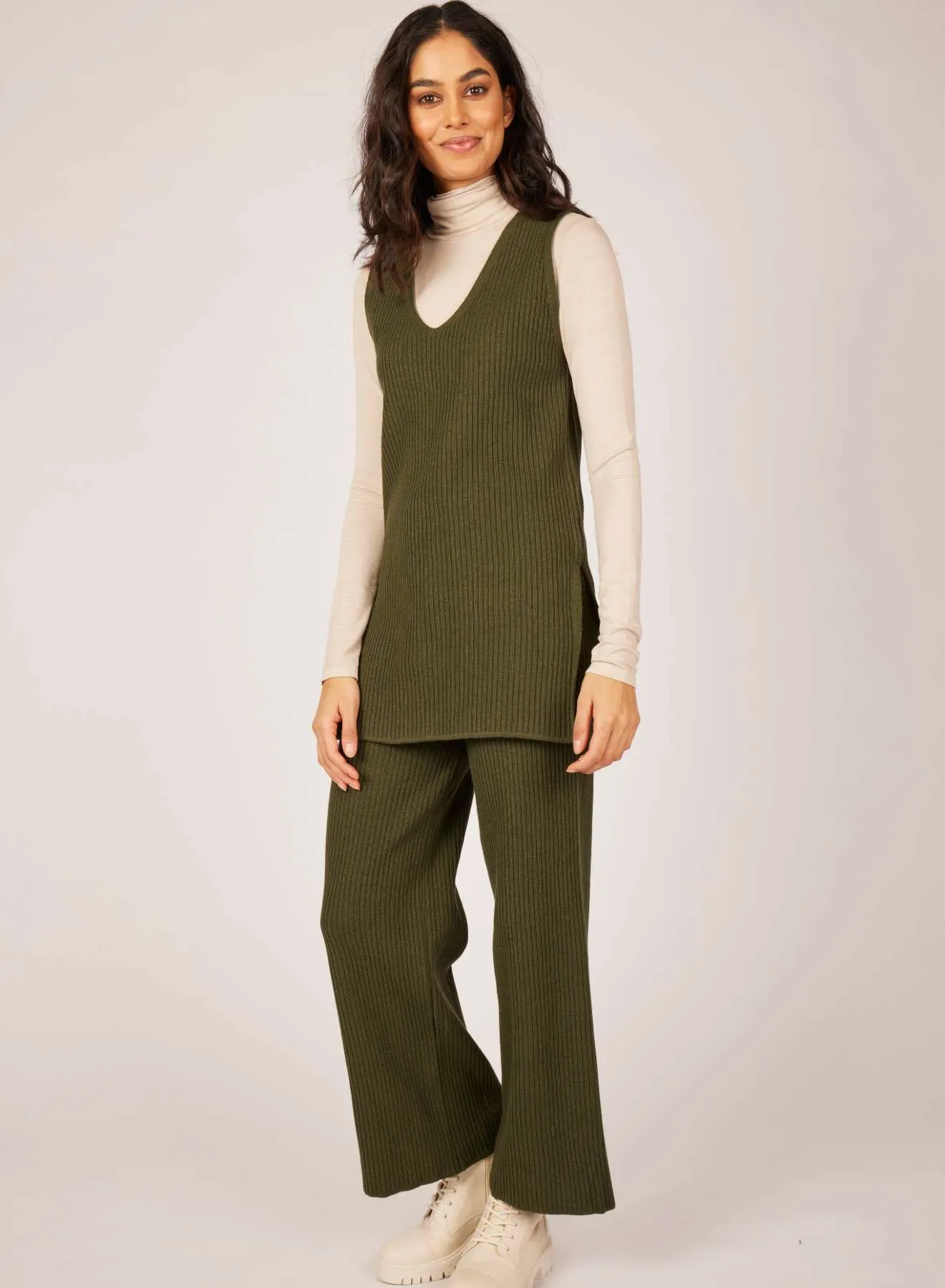 Pistache Ribbed Fine Knit Ankle Pant