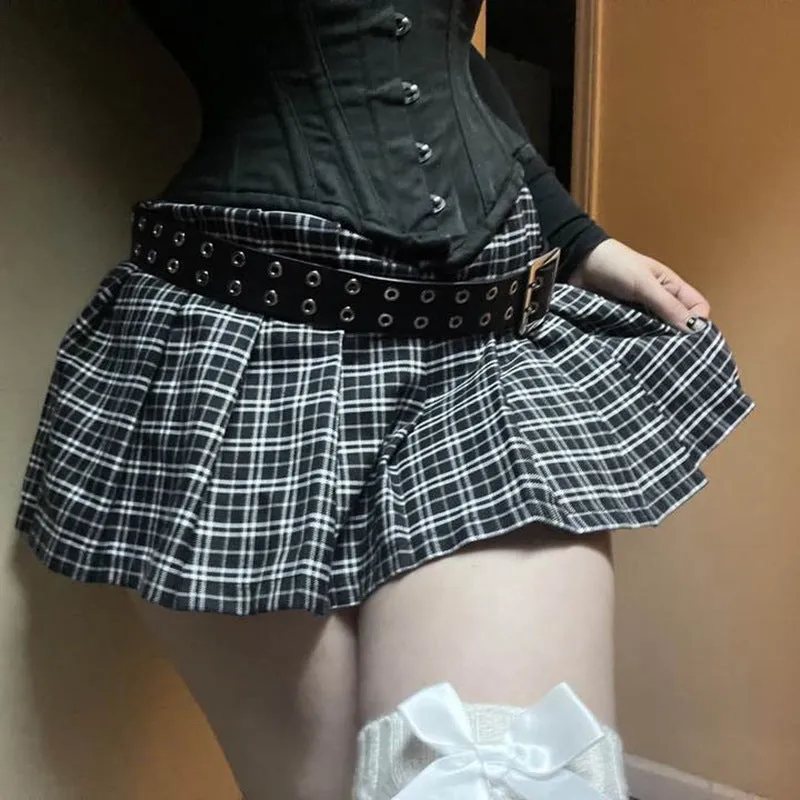 Plaid A-line pleated skirt