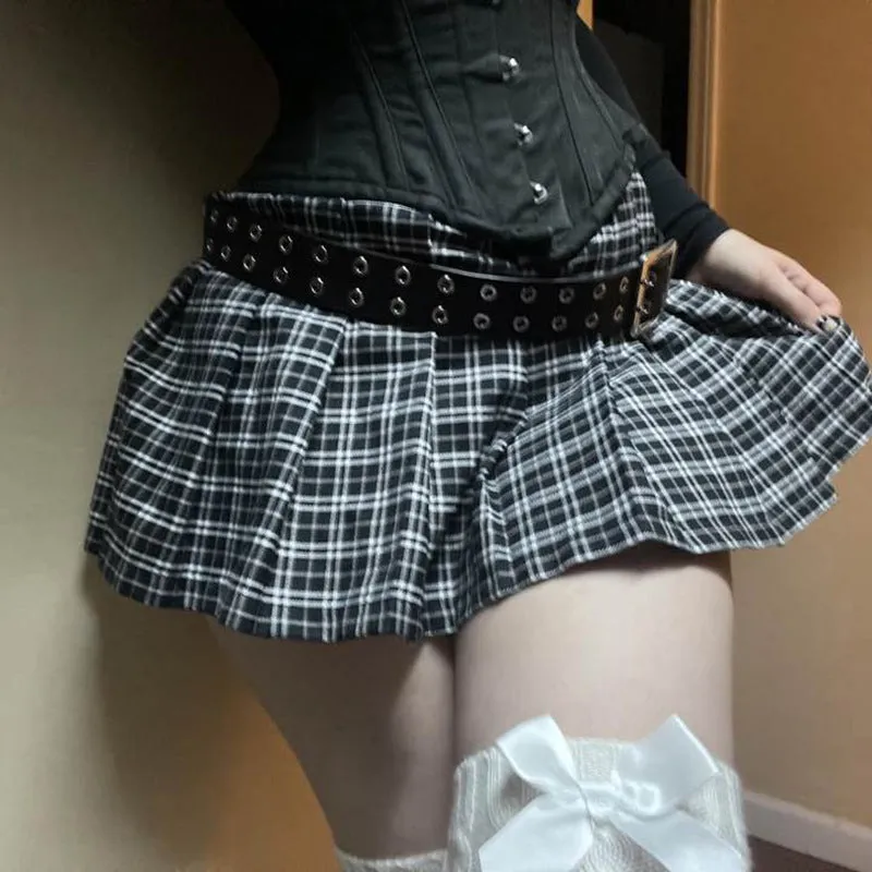 Plaid A-line pleated skirt