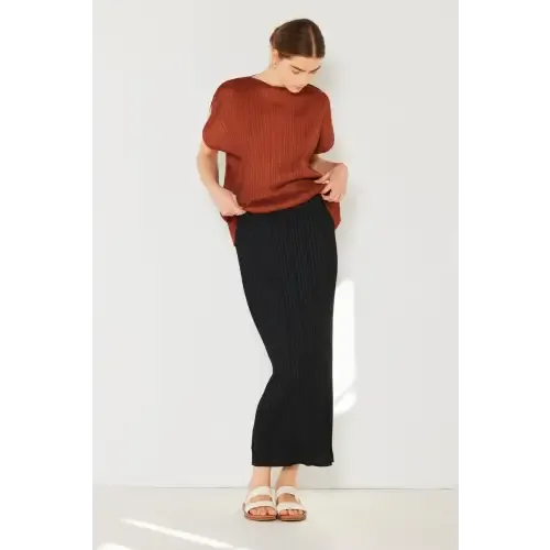 Pleated Midi Pencil Skirt