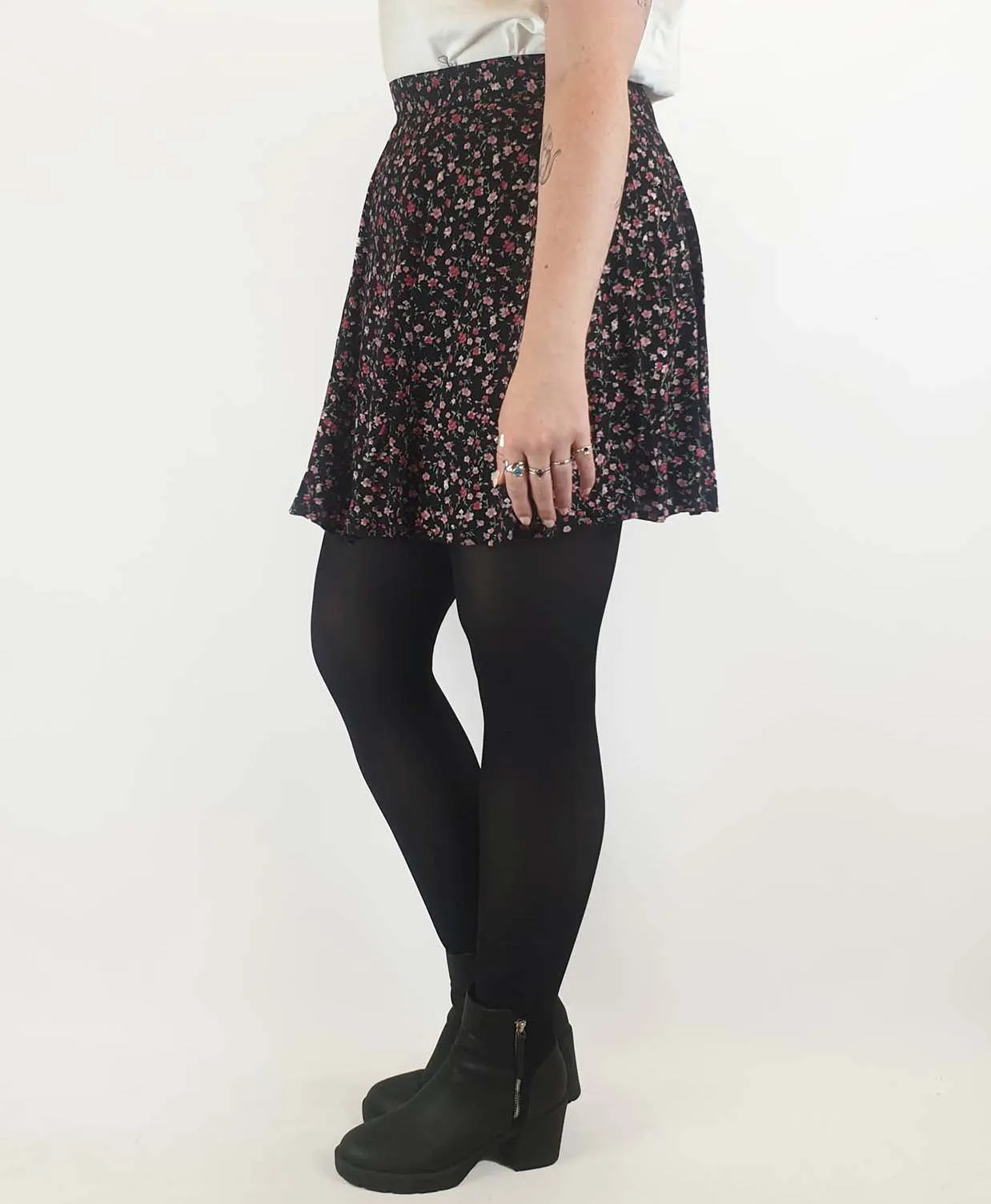 Princess Highway black floralprint  A-line mini skirt size 14, best fits 12-14