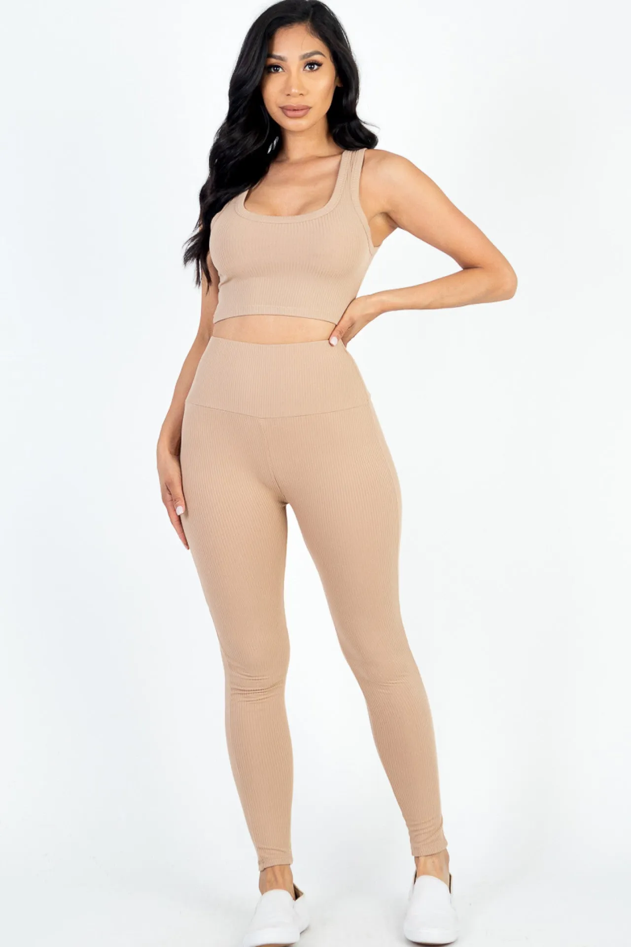 RIBBED CROP TOP AND LEGGINGS SET