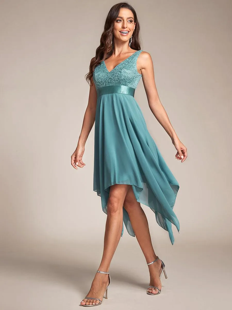 Robe mariage invitée en dentelle à col en V mi-longue fluide