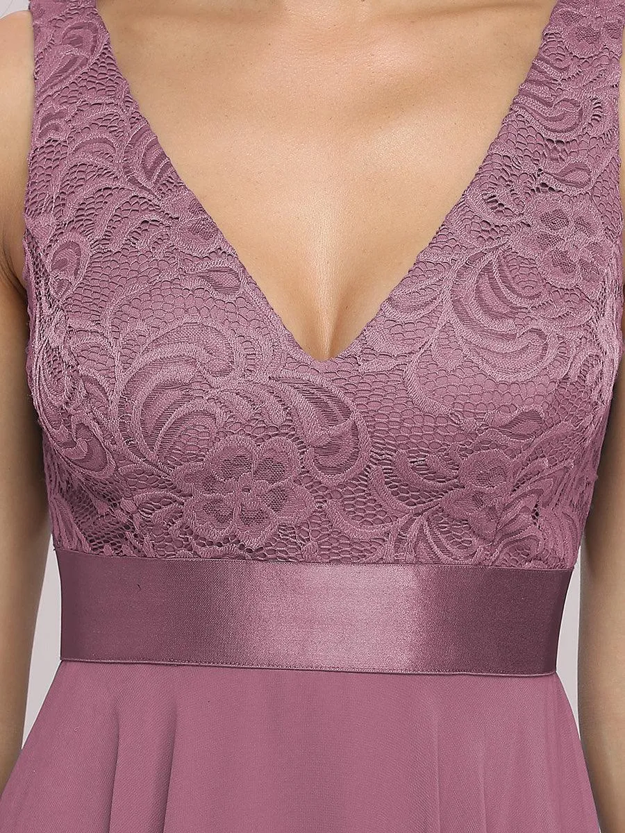 Robe mariage invitée en dentelle à col en V mi-longue fluide