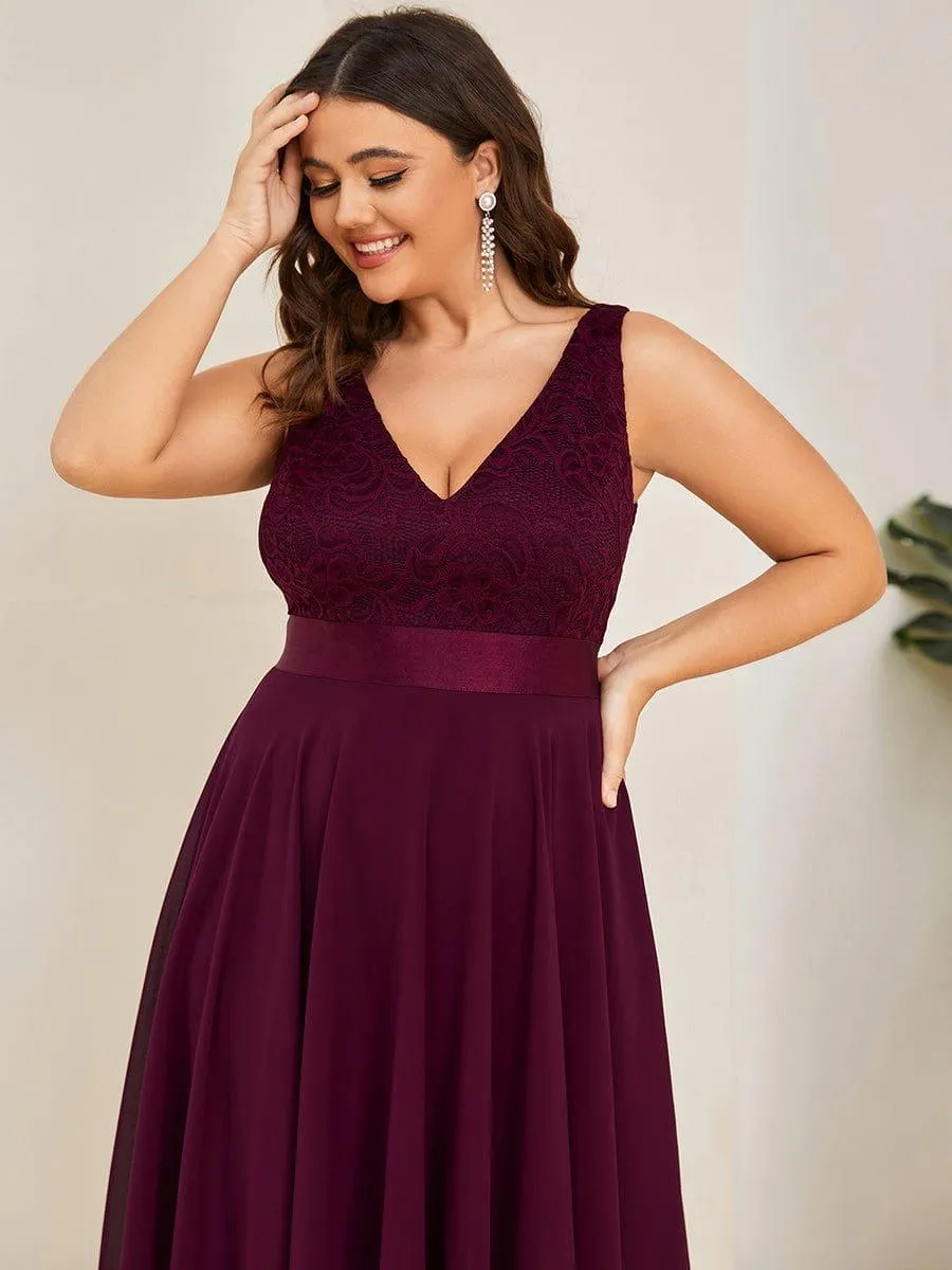 Robe mariage invitée en dentelle à col en V mi-longue fluide