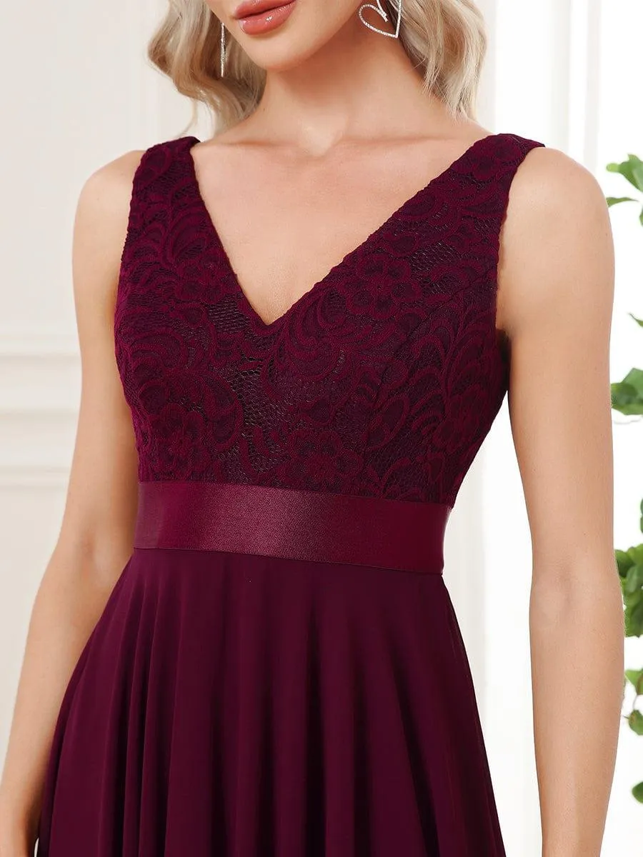 Robe mariage invitée en dentelle à col en V mi-longue fluide