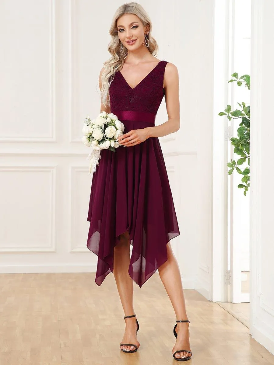 Robe mariage invitée en dentelle à col en V mi-longue fluide