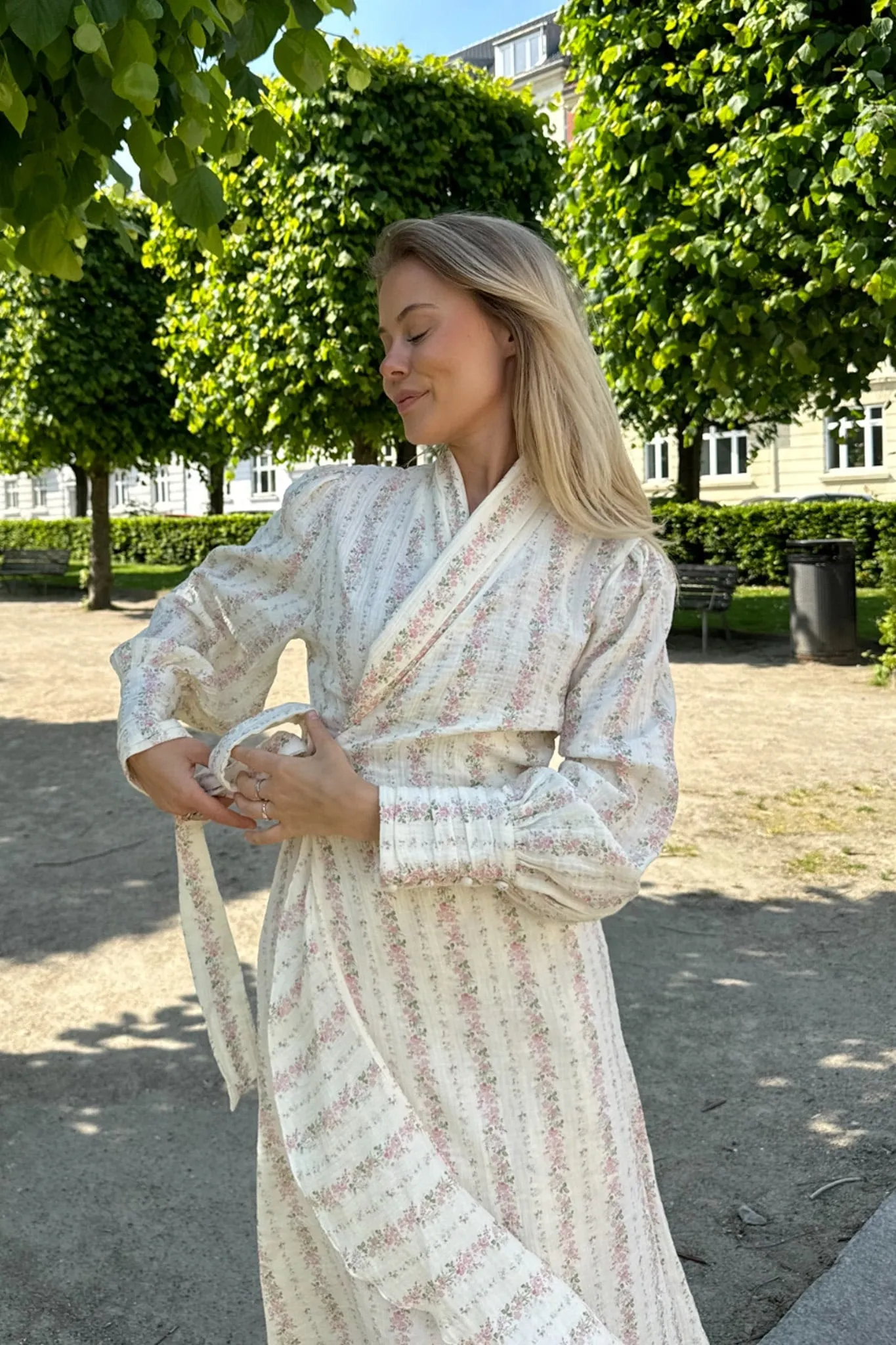 SigneIC Lang Kjole - Lyserød Blomsterprint