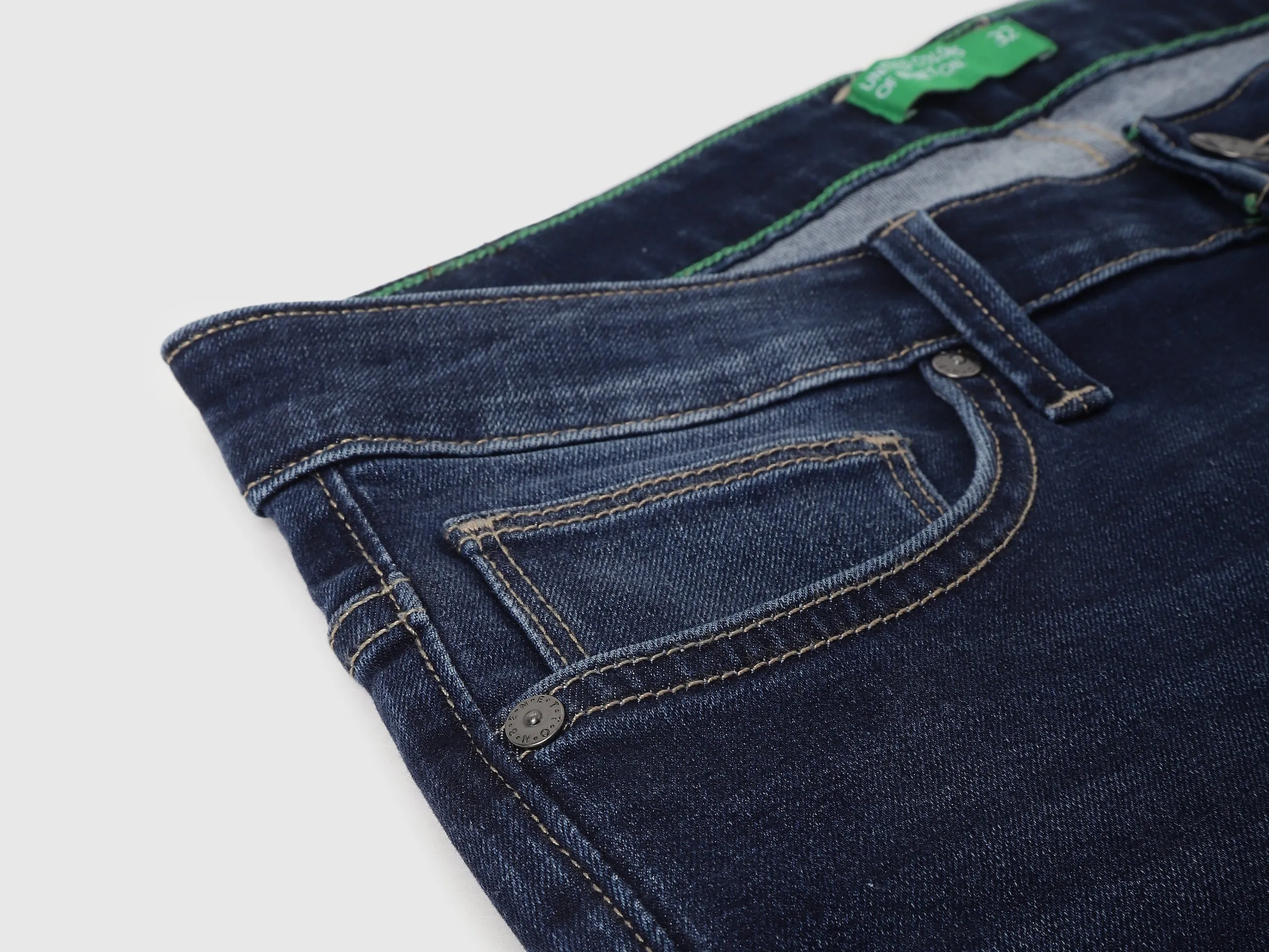 Solid Mid Rise Skinny Fit Jeans