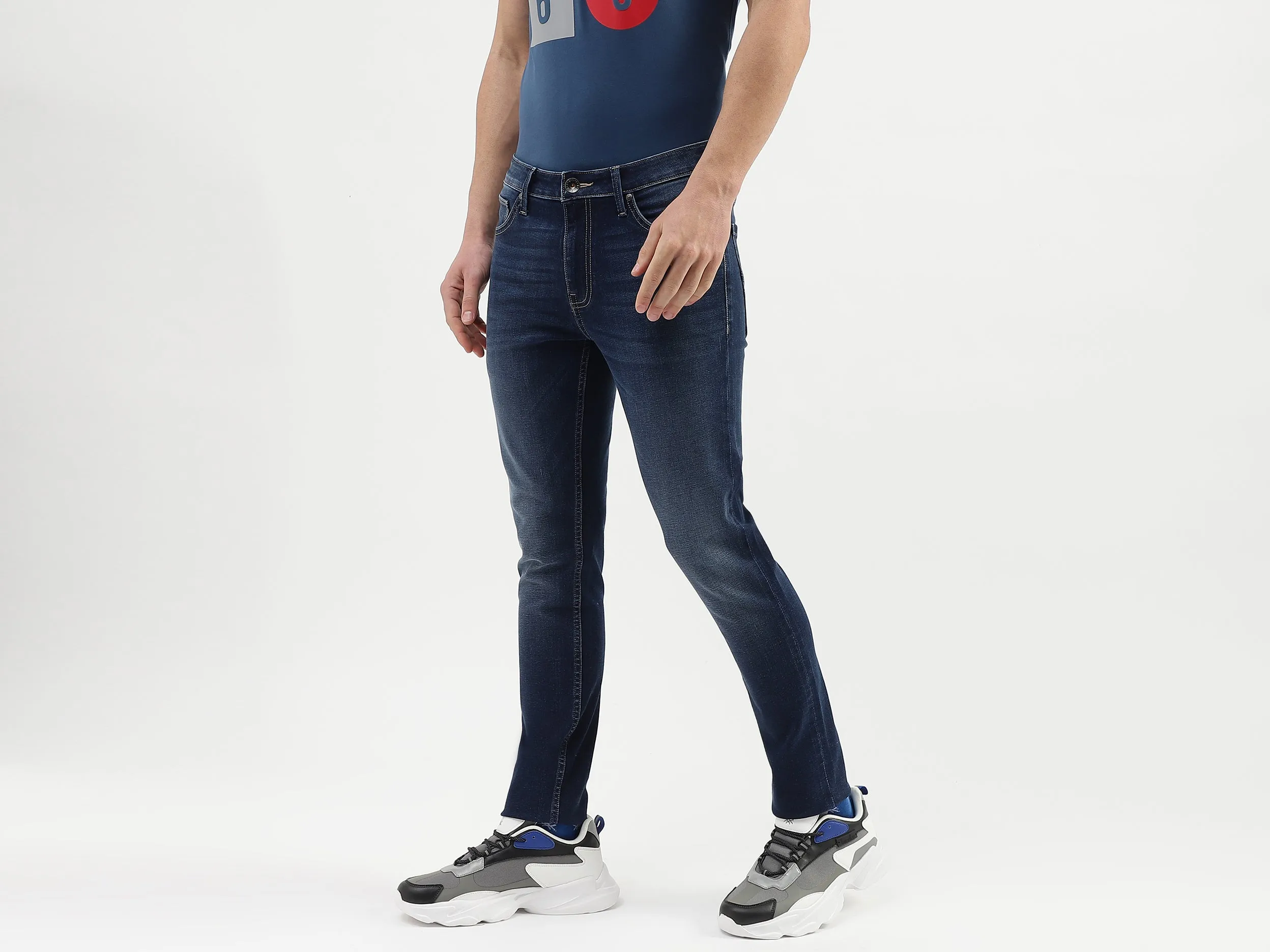 Solid Mid Rise Skinny Fit Jeans