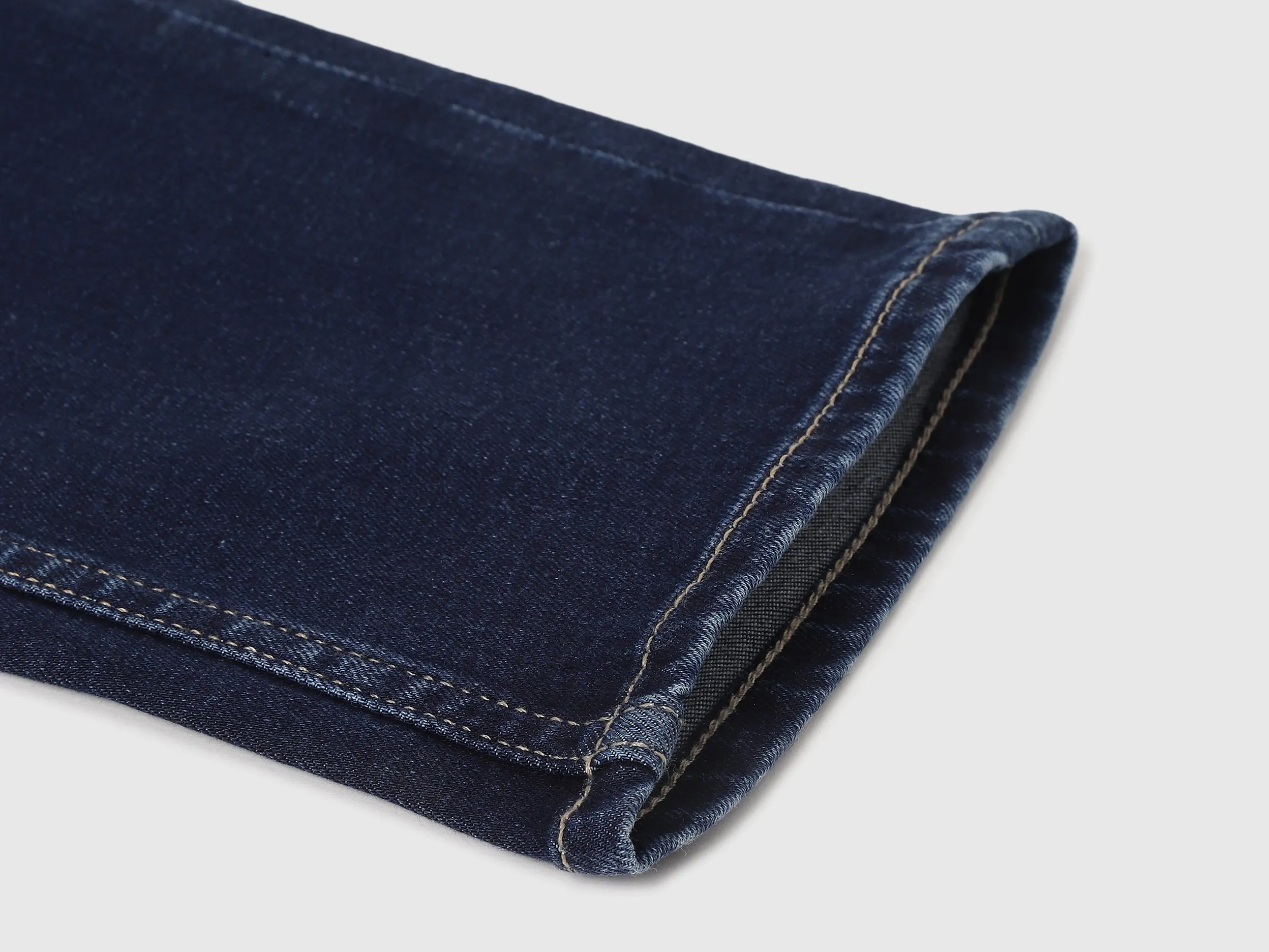 Solid Mid Rise Skinny Fit Jeans