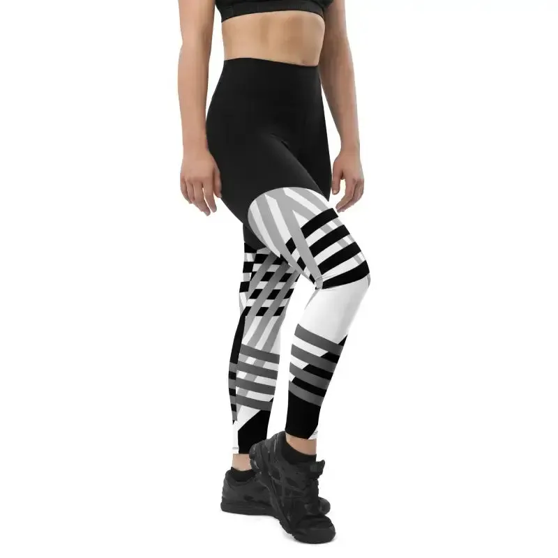 Sports Leggings with Phone Pocket in Black and White Print
