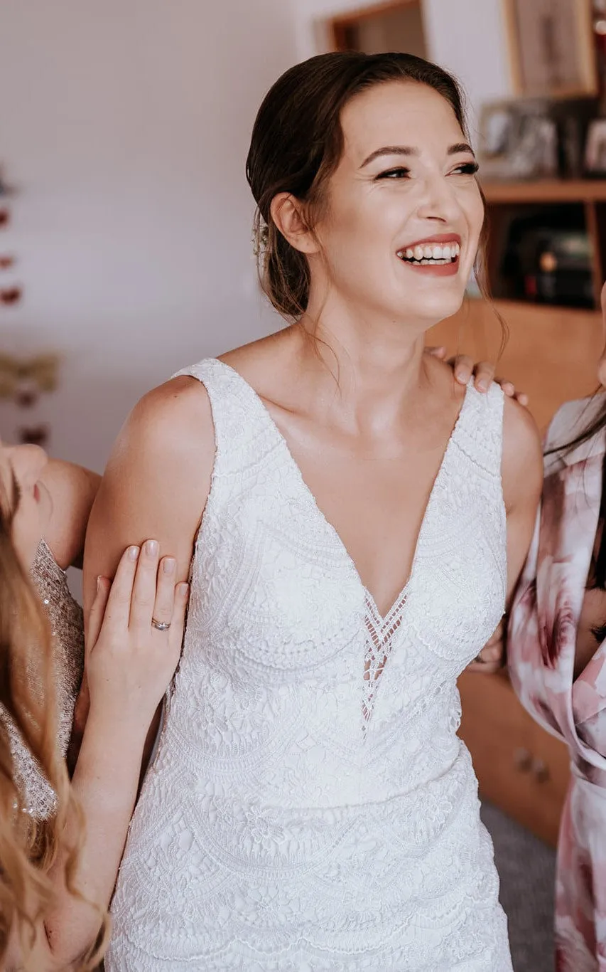 V-neck Sheath Lace Vintage Wedding Dress Floor-length Sleeveless-716594