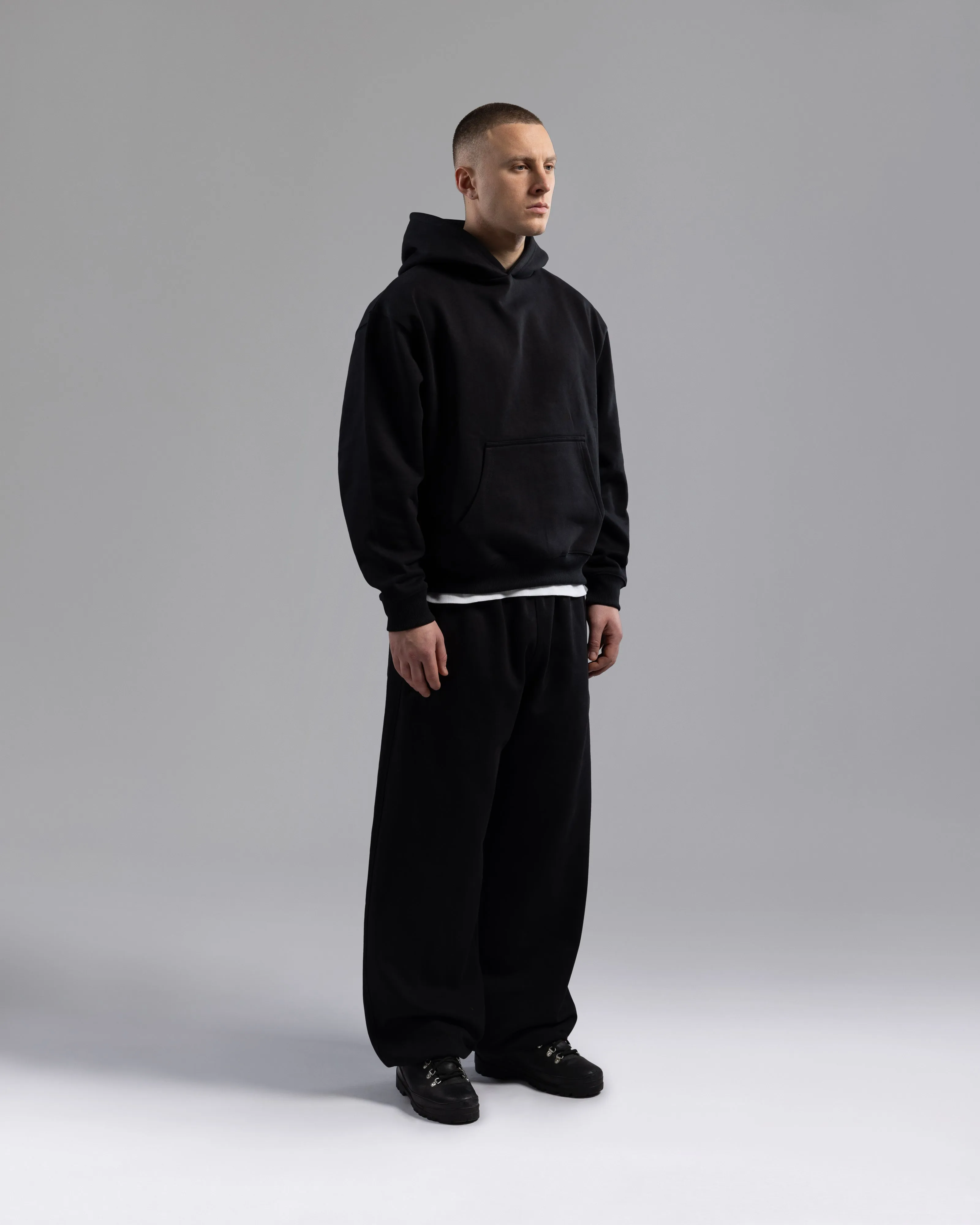 V2 SIGNATURE JOGGERS - BLACK