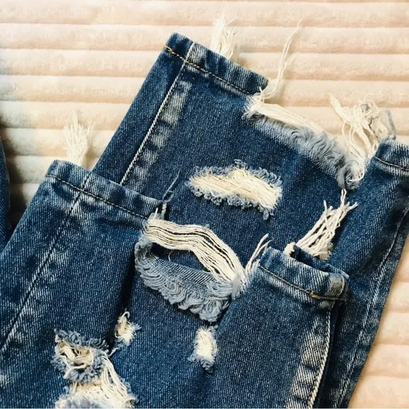 VERVET Distressed High Waisted 100% Cotton Tapered Leg Mom Jeans Women’s size 30