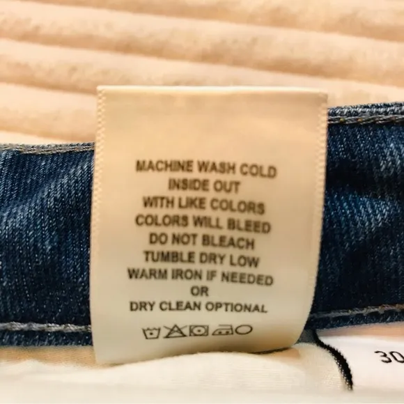 VERVET Distressed High Waisted 100% Cotton Tapered Leg Mom Jeans Women’s size 30