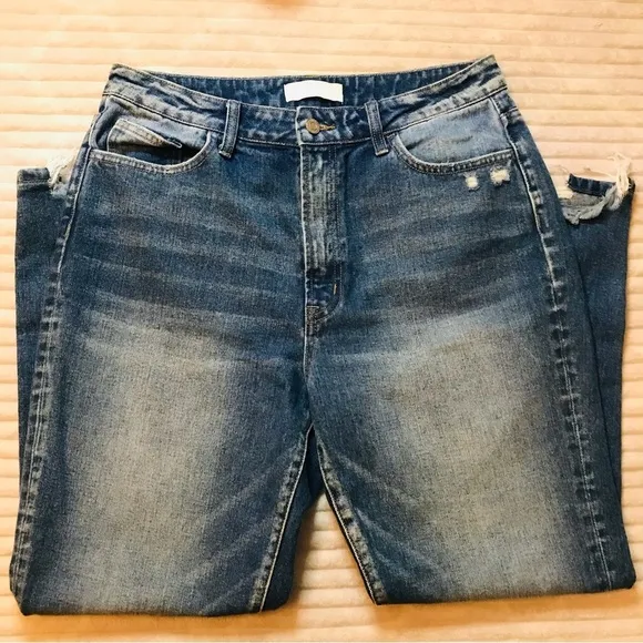 VERVET Distressed High Waisted 100% Cotton Tapered Leg Mom Jeans Women’s size 30