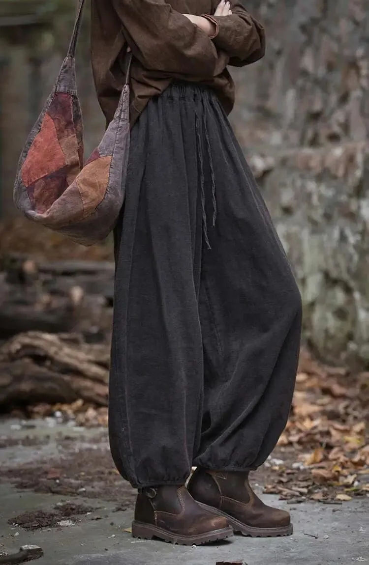 Vintage-inspired Linen Carrot Pants for Modern Women