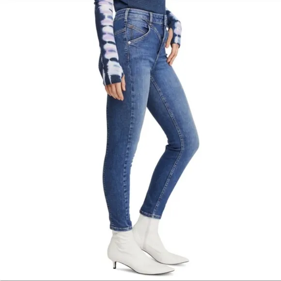 💚We the Free Riley yoke seam jeans