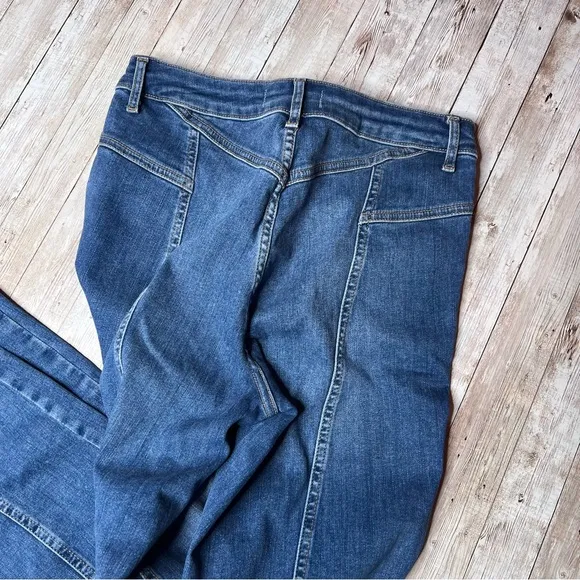 💚We the Free Riley yoke seam jeans