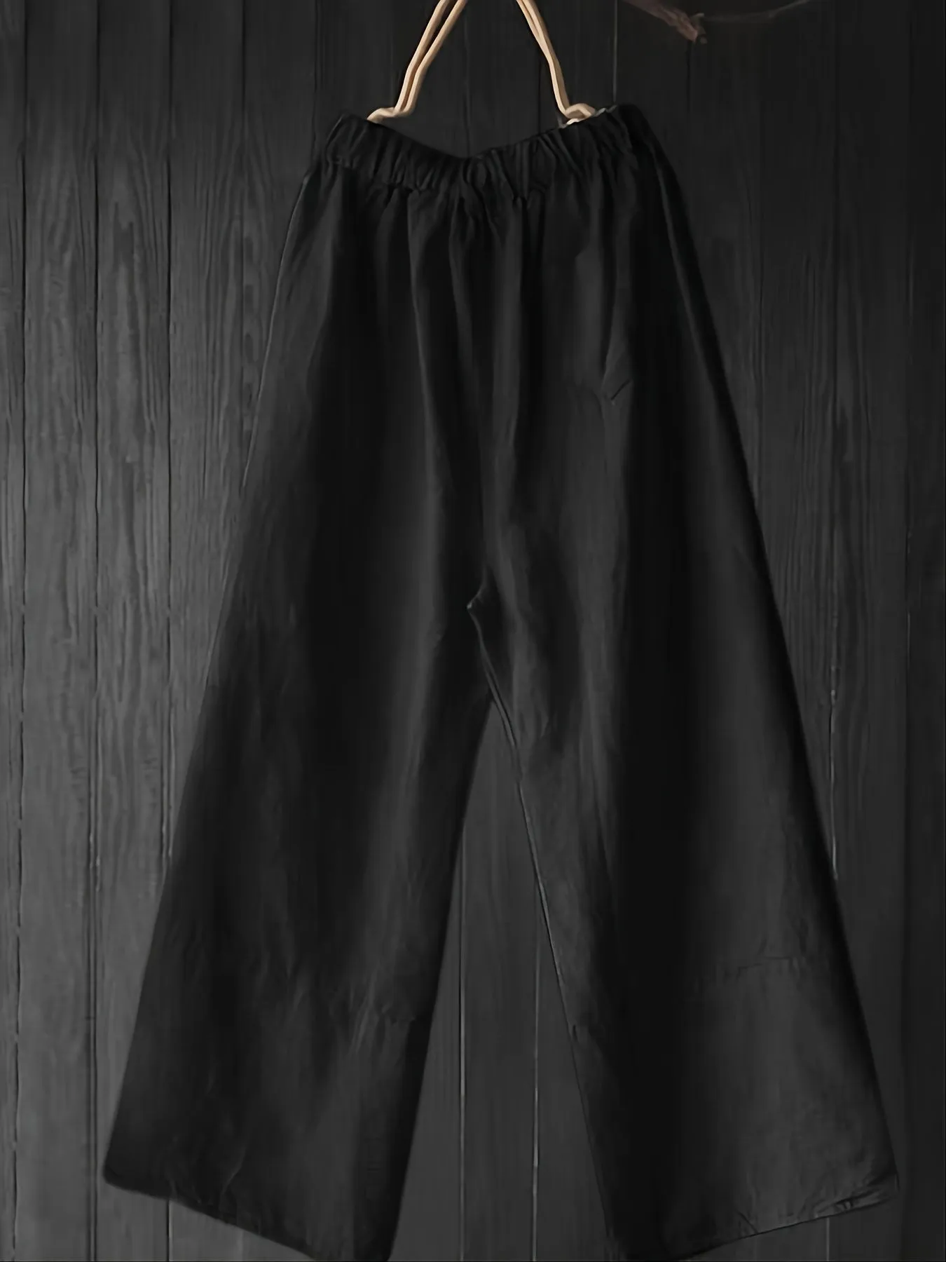 Weiße Leinenhose mit Knopfdetails – Nora