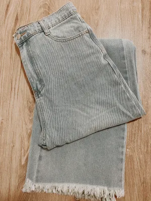 Wide-Leg Jeans